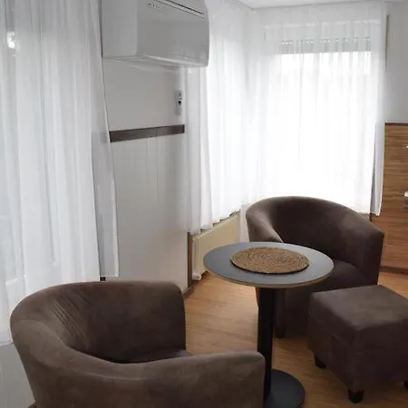 Direkt Am Neckar Aparthotel